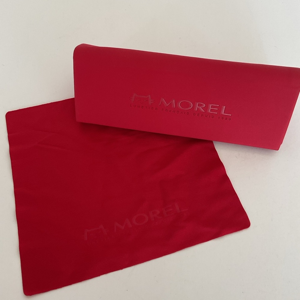 Morel red eyeglass case